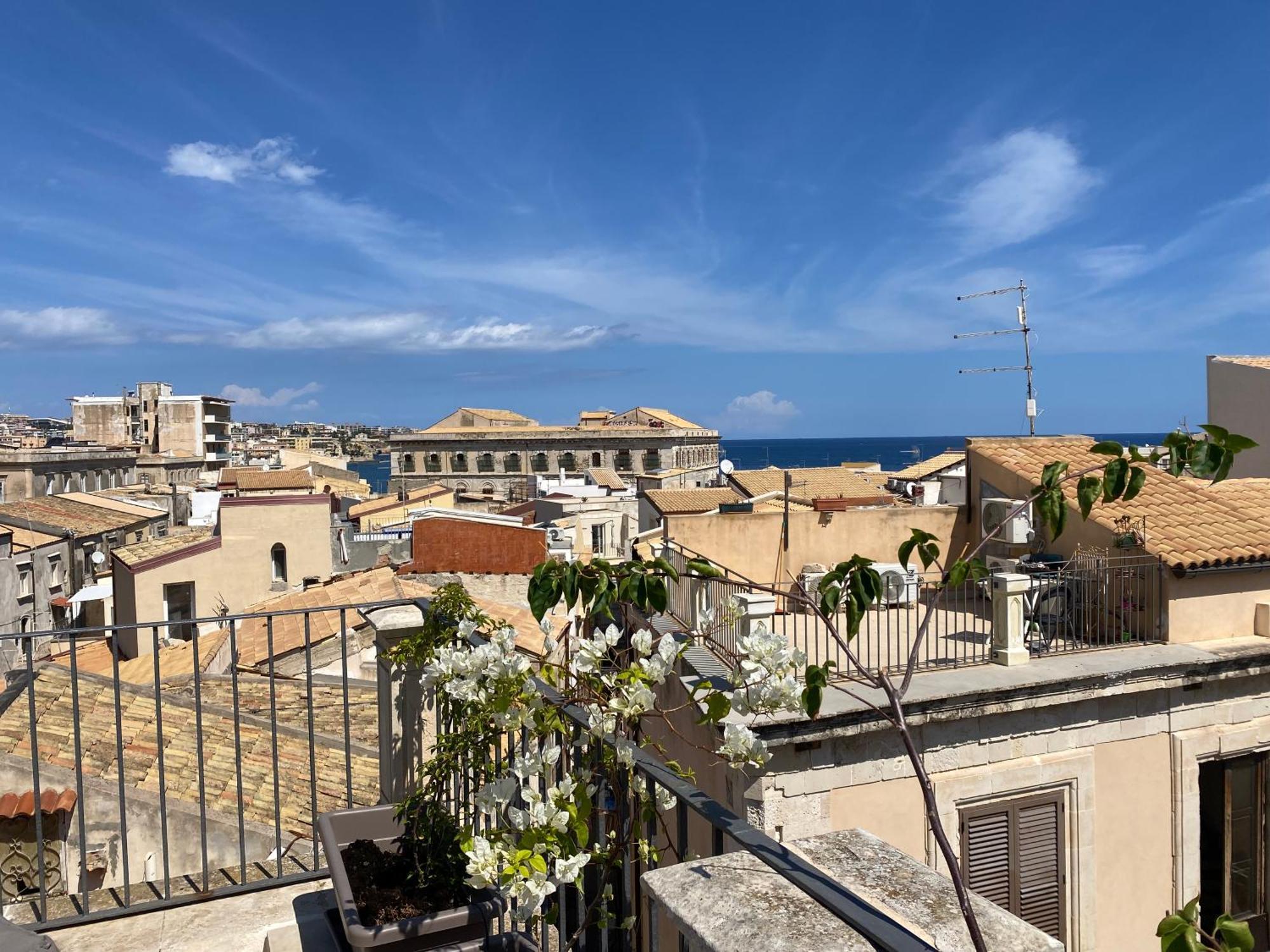 Apartamento Alma Maris Terrazza Al Tempio By Bed&Bros Syracuse Exterior foto